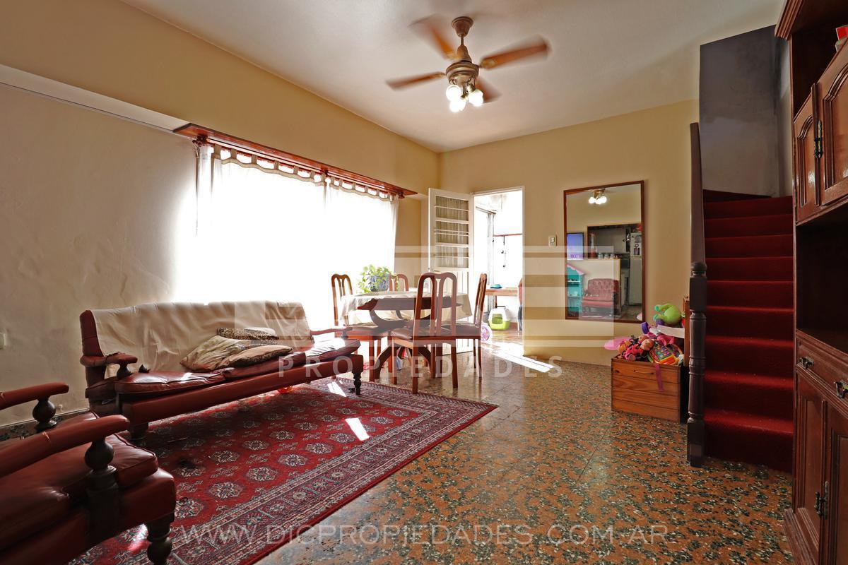 Foto de casa de 4 ambientes a 6 cuadras de av centenario, victoria, imagen 1