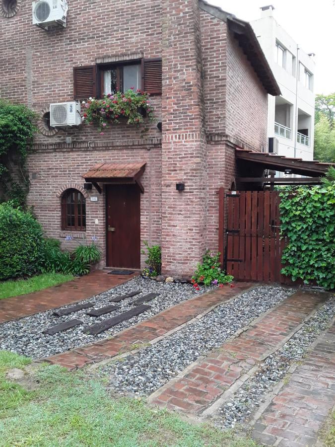 Foto de triplex de 4 ambientes con cochera y parrilla. Amoblado, cerca a ctro, imagen 2