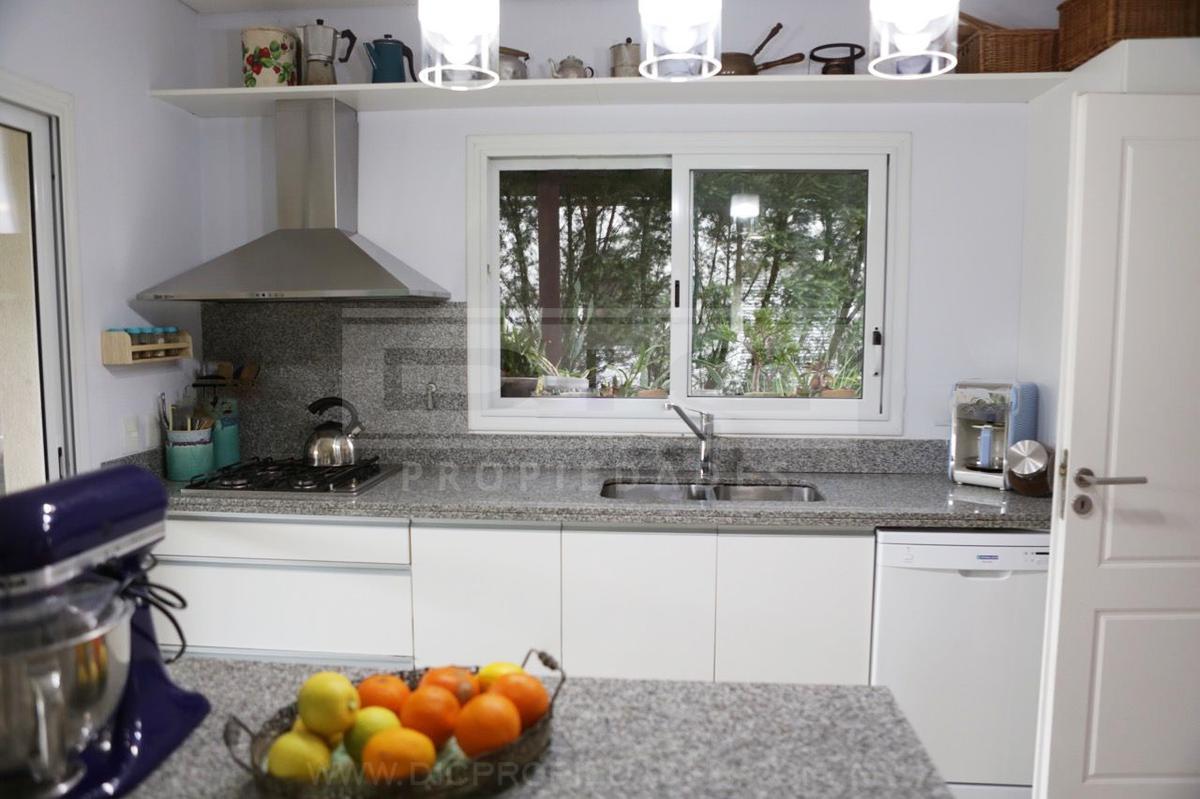 Foto de Casa en Nordelta 5 Ambientes - Venta - Barrio Los Alisos - Benavidez, imagen 2