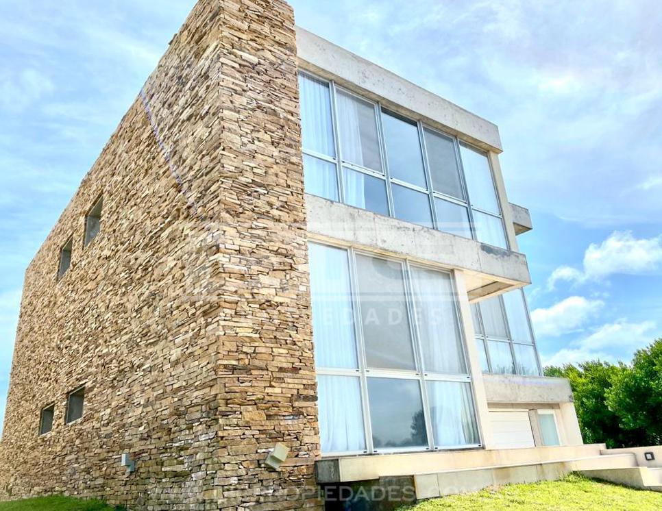 Foto de Casa 7 ambientes Venta - Barrio Costa Esmeralda, imagen 4
