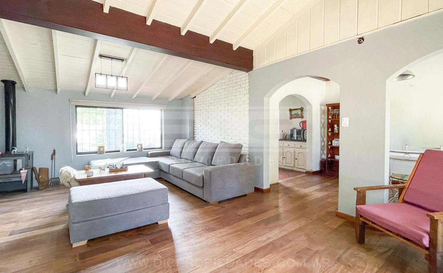 Foto de Chalet 3 dormitorios Venta - Don Torcuato, imagen 2