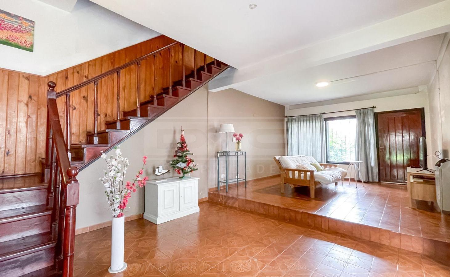 Foto de Chalet 4 dormitorios Venta - Don Torcuato, imagen 3