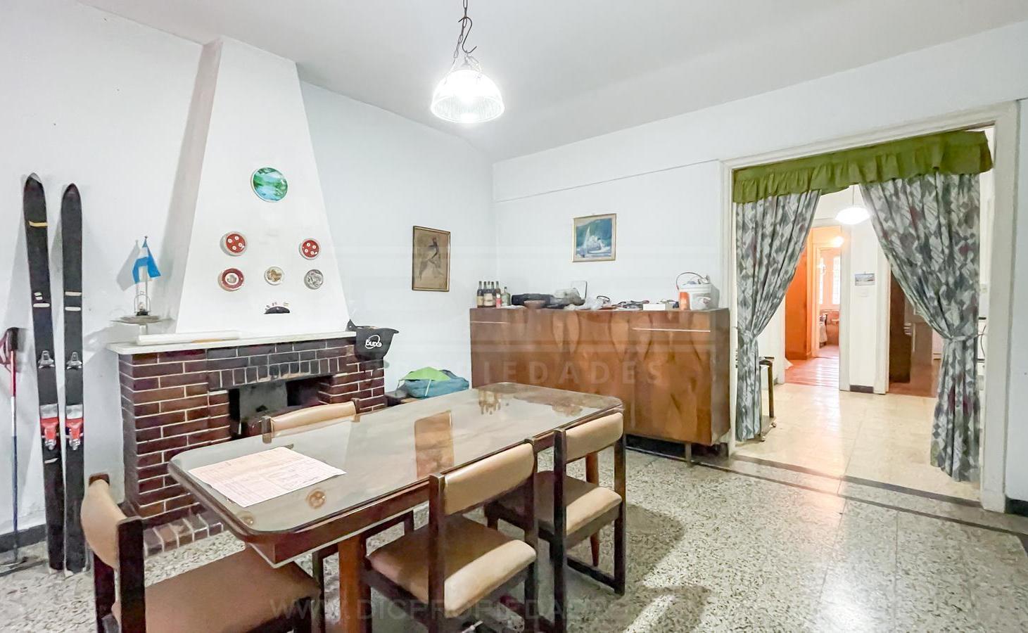Foto de Chalet 3 dormitorios Venta - Florida Mitre/Este, imagen 2