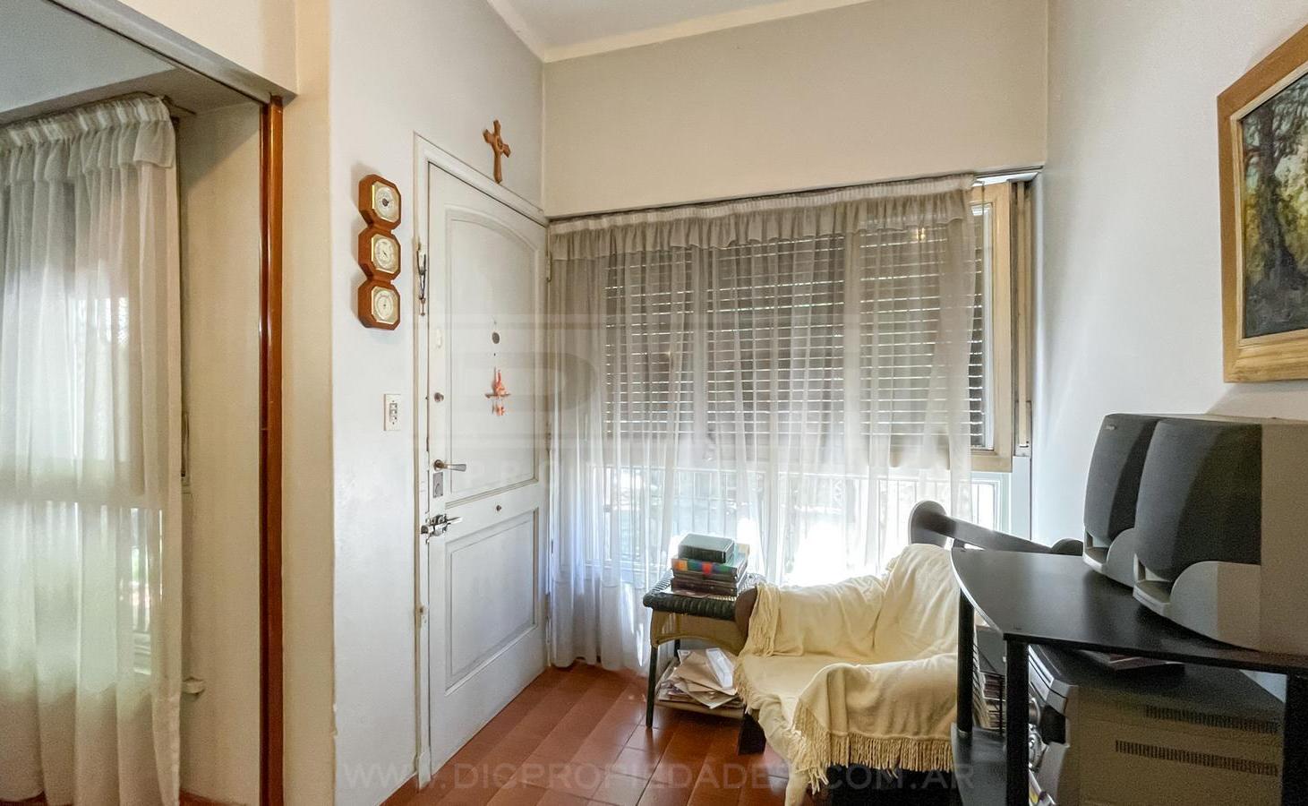 Foto de Chalet 5 dormitorios Venta - Florida Mitre/Este, imagen 4