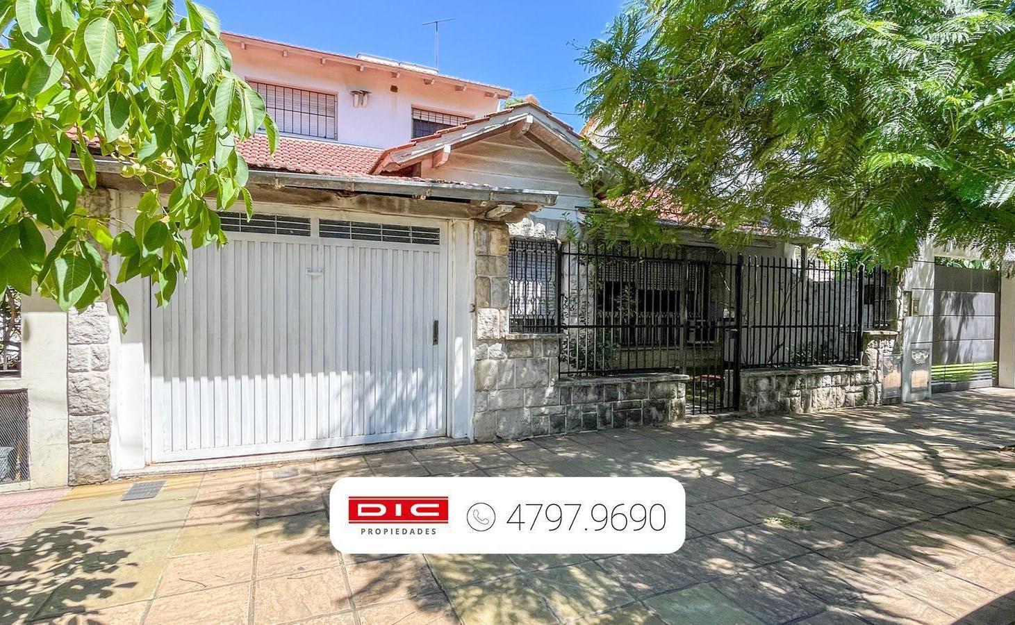 Foto de Chalet 5 dormitorios Venta - Florida Mitre/Este, imagen 1