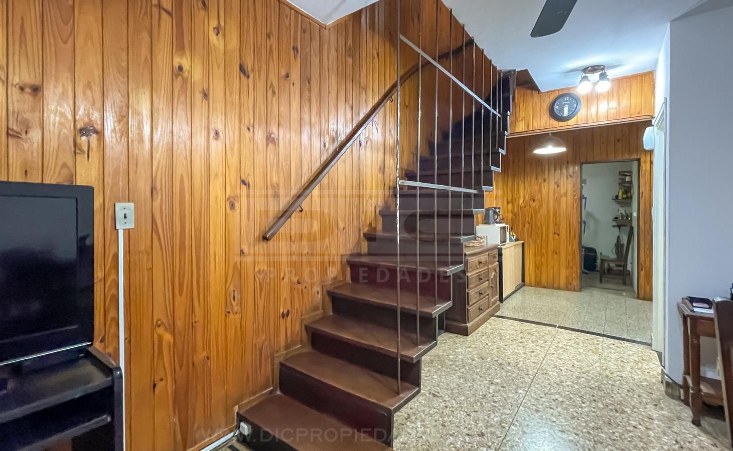 Foto de Casa 4 dormitorios Venta - Vicente Lopez - Vias/Maipu, imagen 2