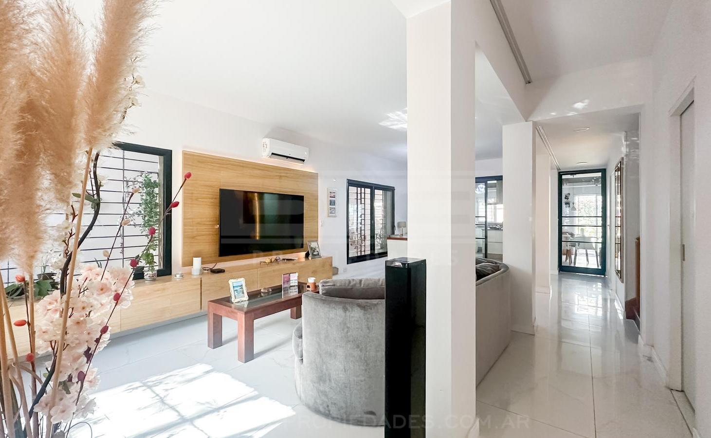 Foto de Casa 5 dormitorios Venta - Florida Oeste, imagen 1