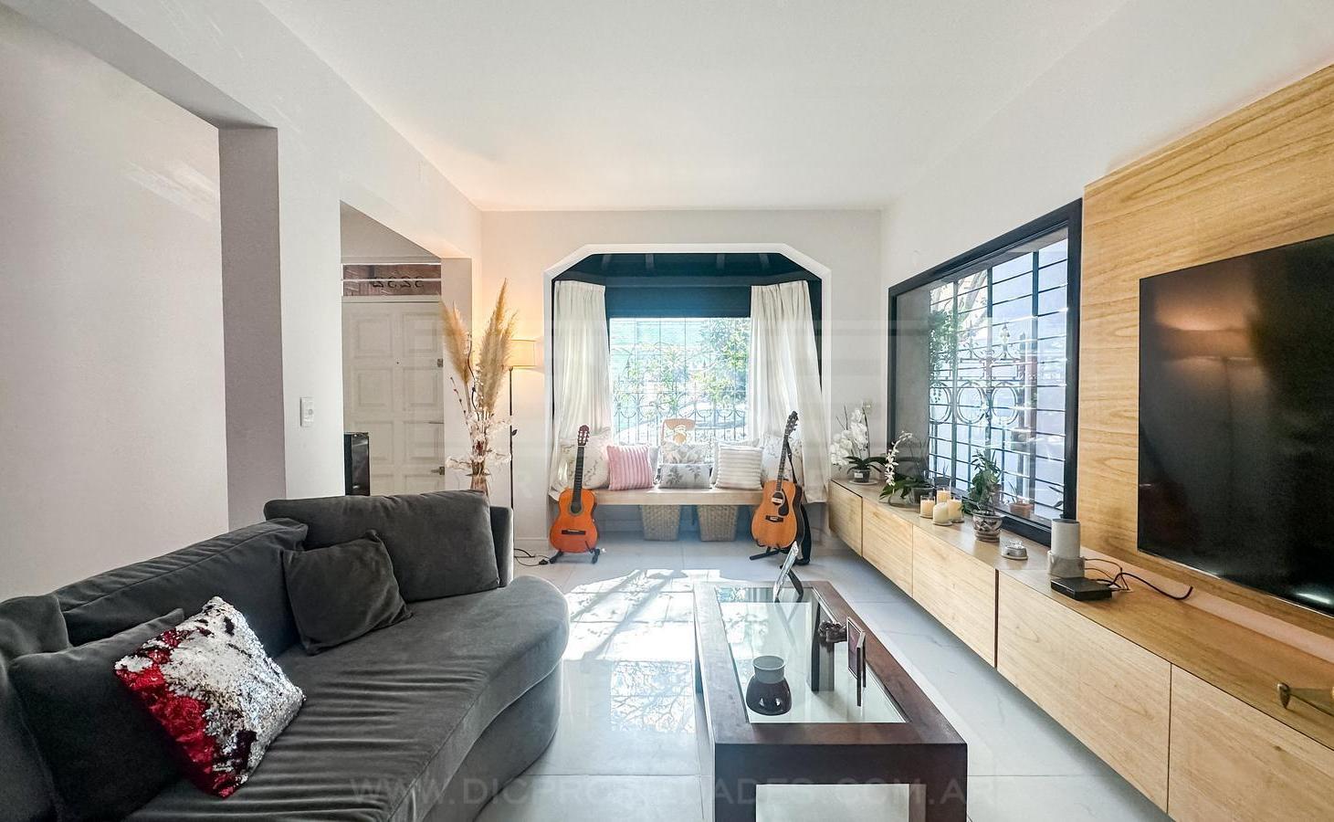 Foto de Casa 5 dormitorios Venta - Florida Oeste, imagen 3