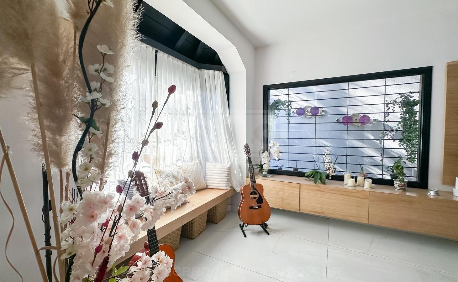 Foto de Casa 5 dormitorios Venta - Florida Oeste, imagen 4