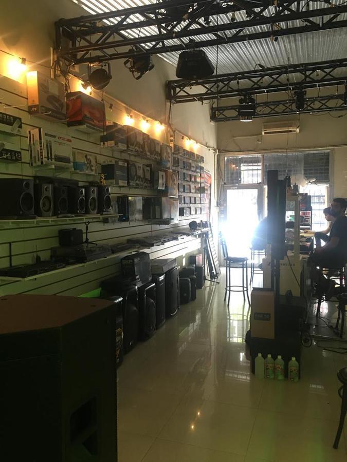 Foto de Local con patio- Florida Mitre/Este, imagen 1