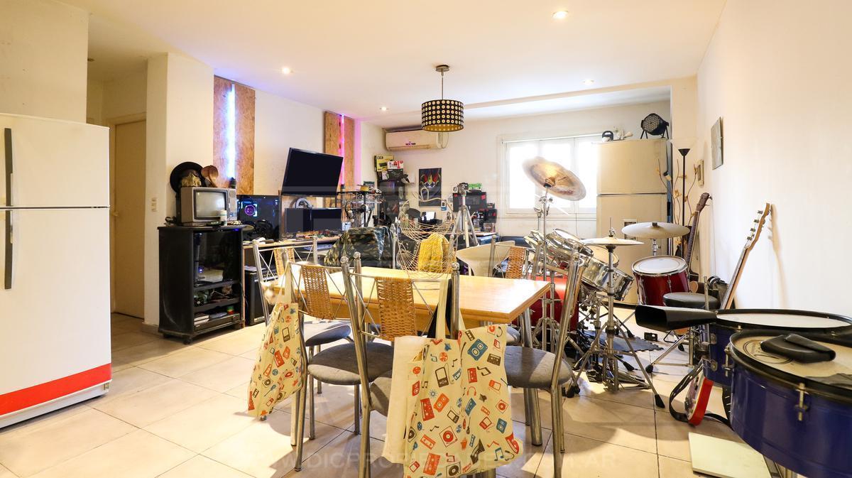 Foto de PH 2 dormitorios Venta - Barrio Vicente López, imagen 1