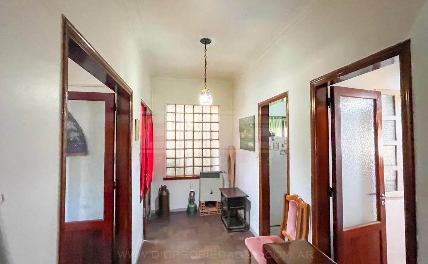 Foto de Chalet 4 dormitorios Venta - Florida Mitre/Este, imagen 2