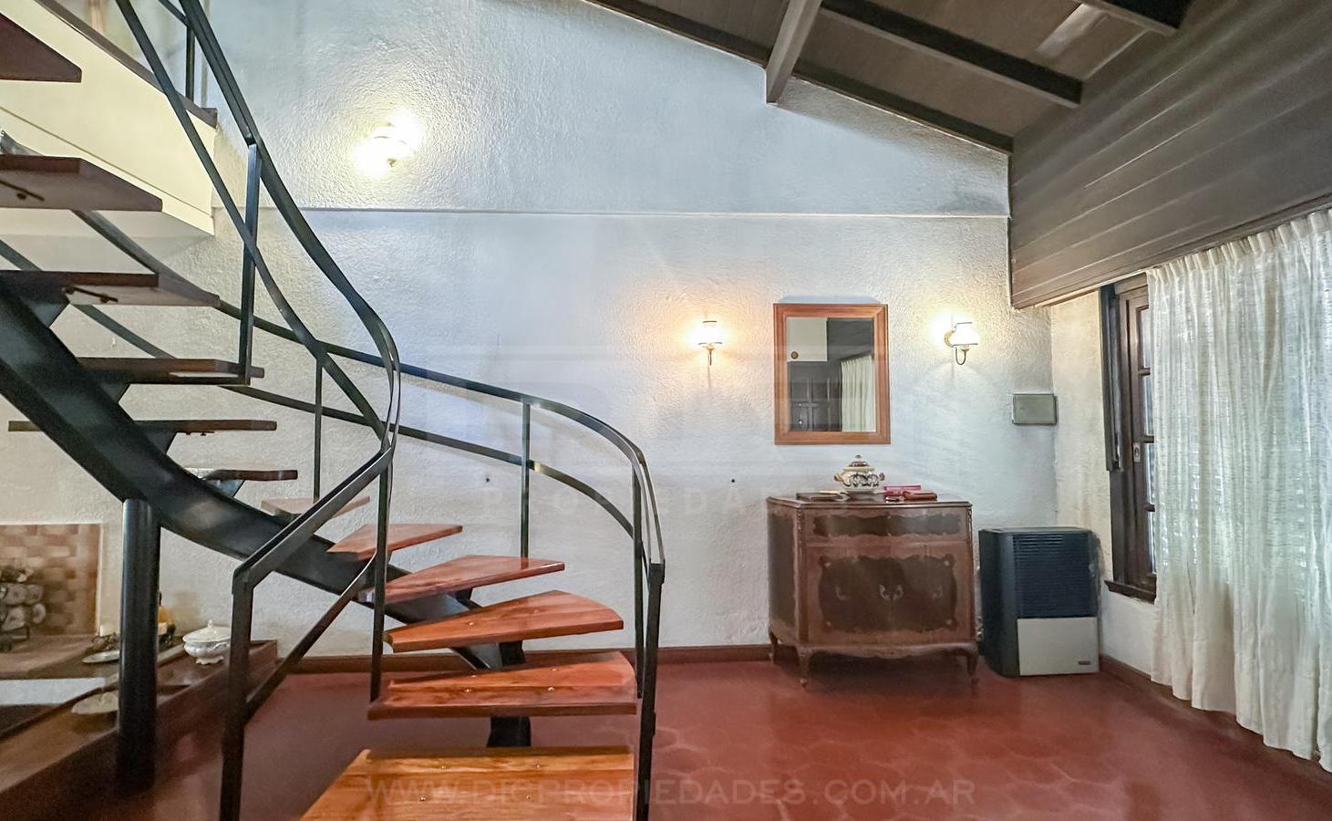 Foto de Chalet 4 dormitorios Venta - Florida Mitre/Este, imagen 1