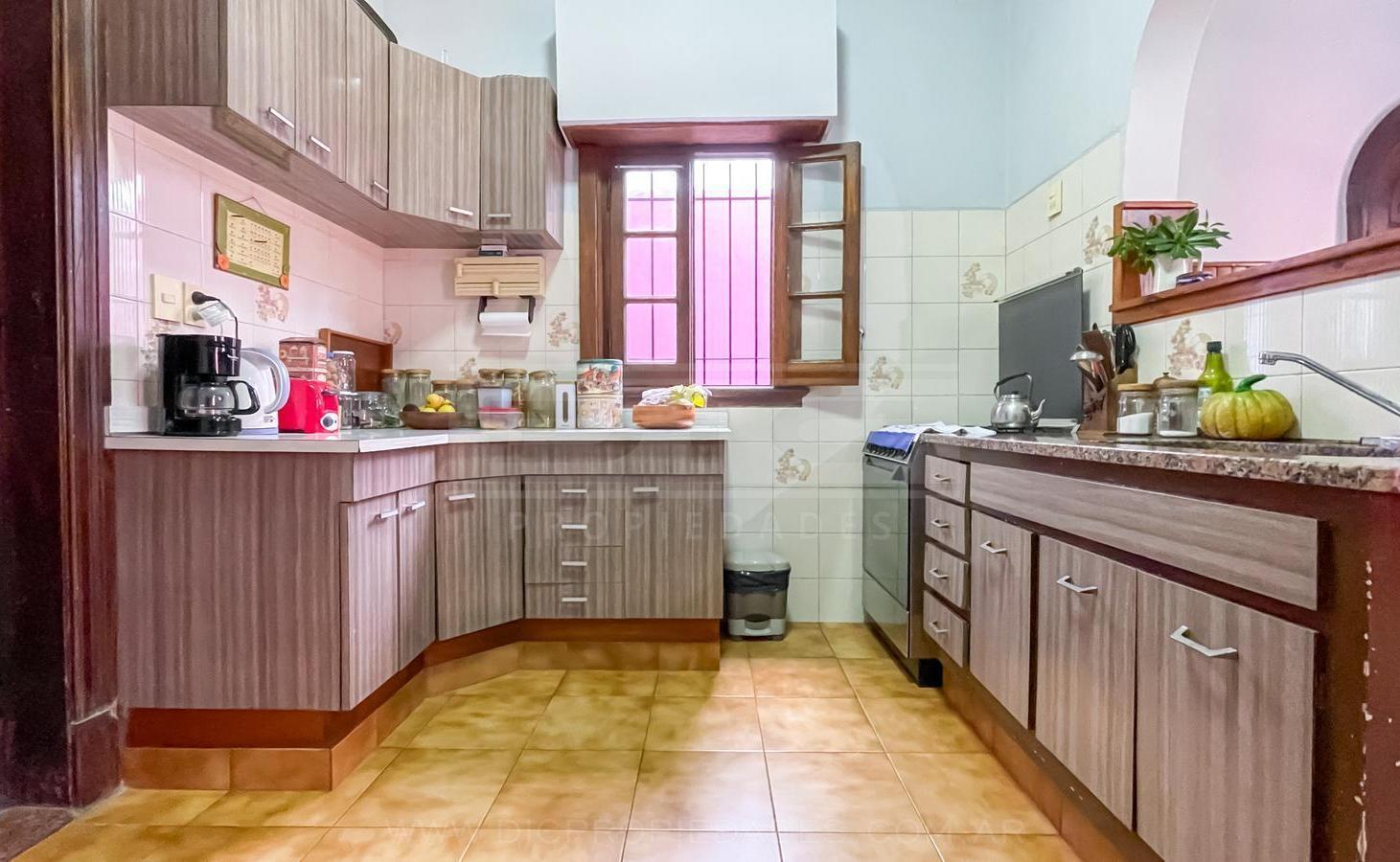 Foto de Casa 4 dormitorios Venta - Olivos, imagen 2