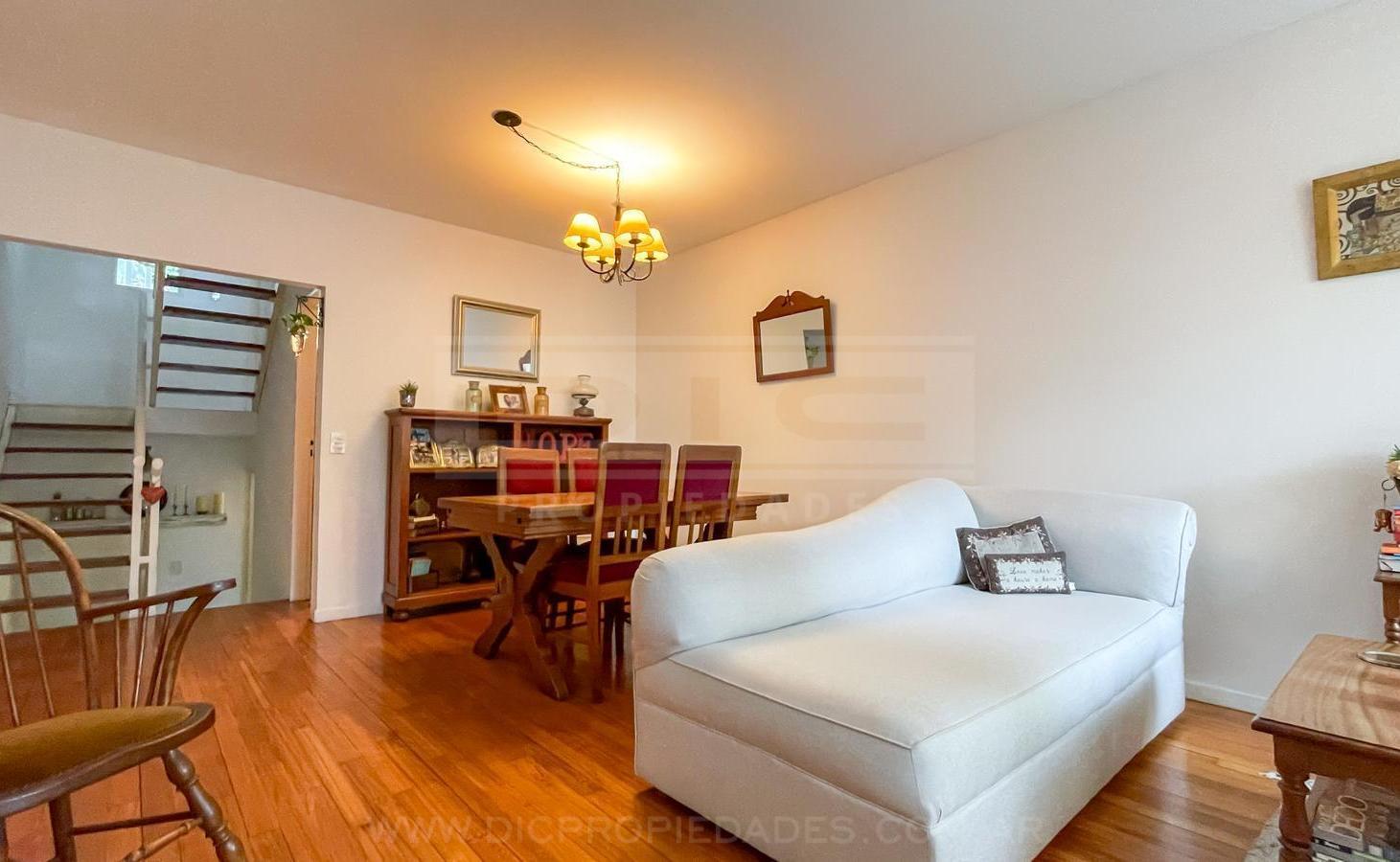 Foto de Triplex 3 dormitorios Venta - Olivos-Maipu/Uzal, imagen 2