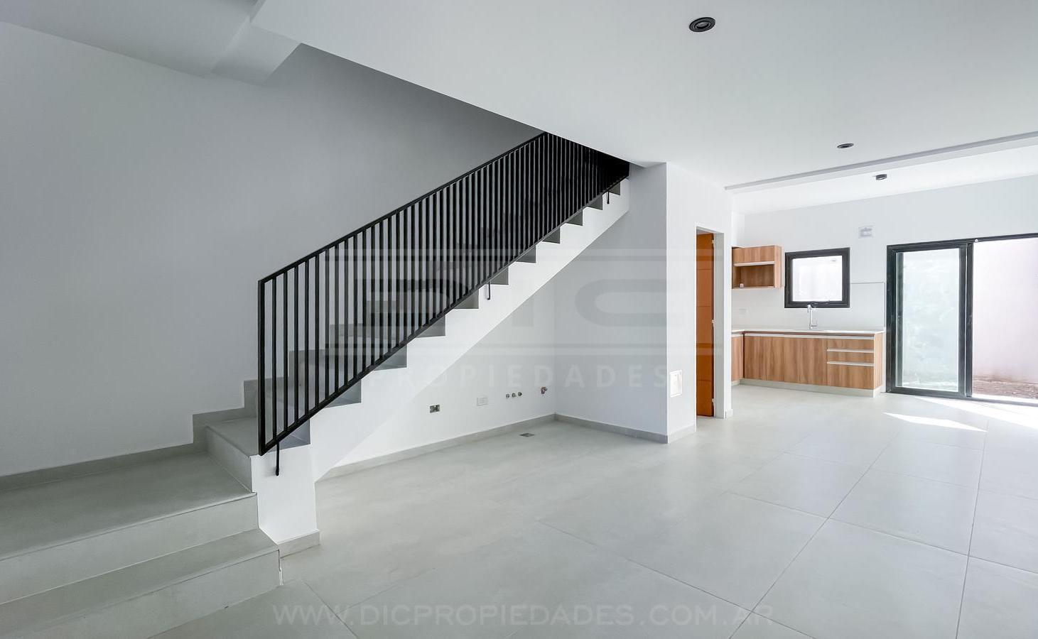 Foto de Triplex 2 dormitorios Venta - Olivos, imagen 1