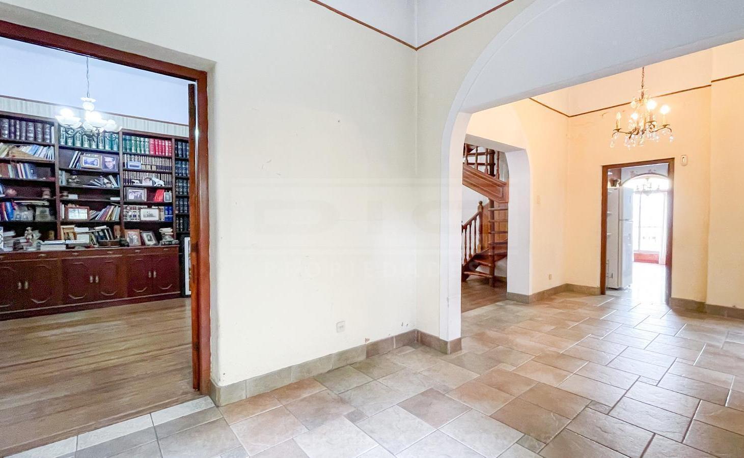 Foto de Chalet 4 dormitorios Venta - Olivos-Maipu/Uzal, imagen 5