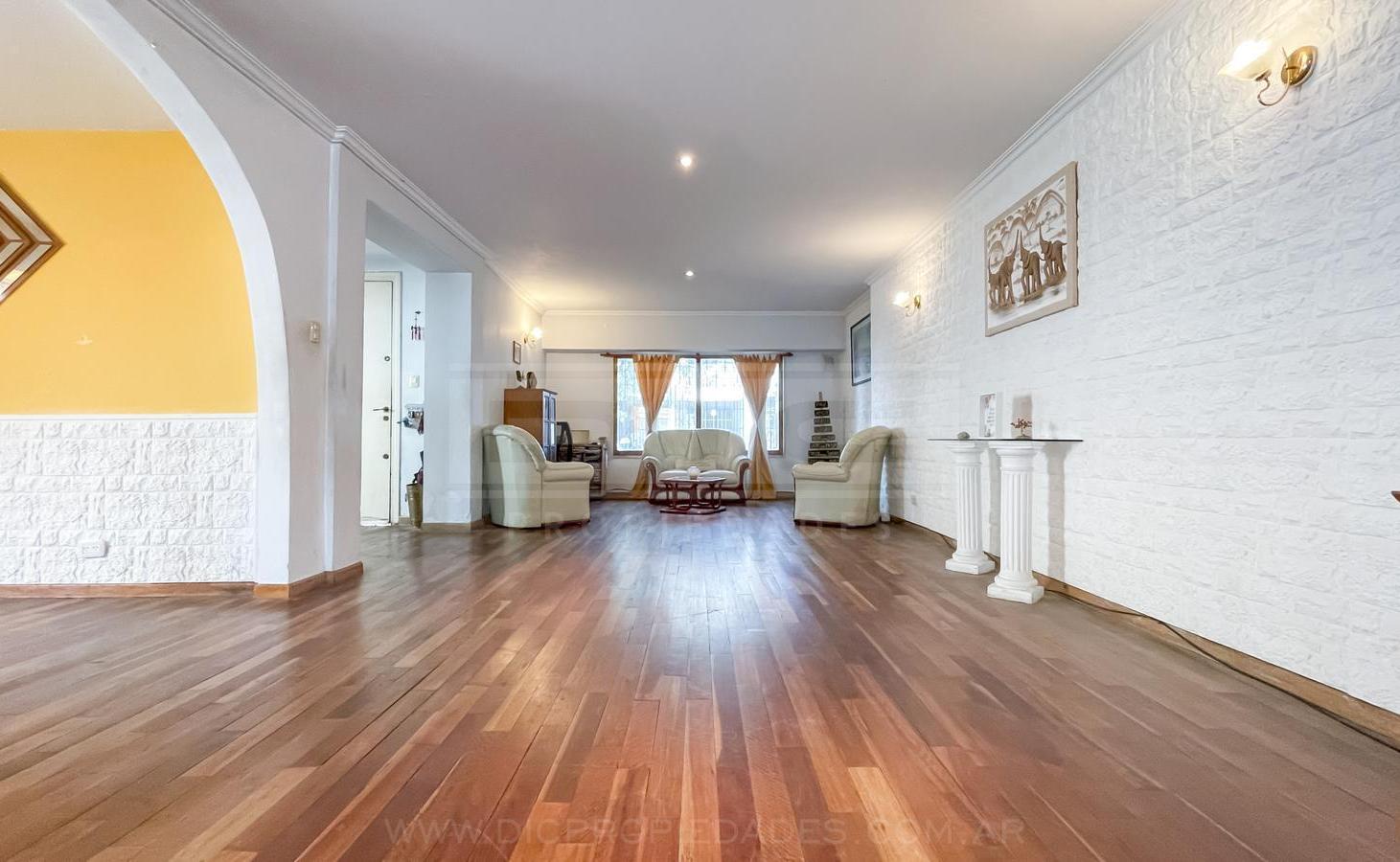 Foto de Casa 4 dormitorios Venta - Olivos, imagen 2