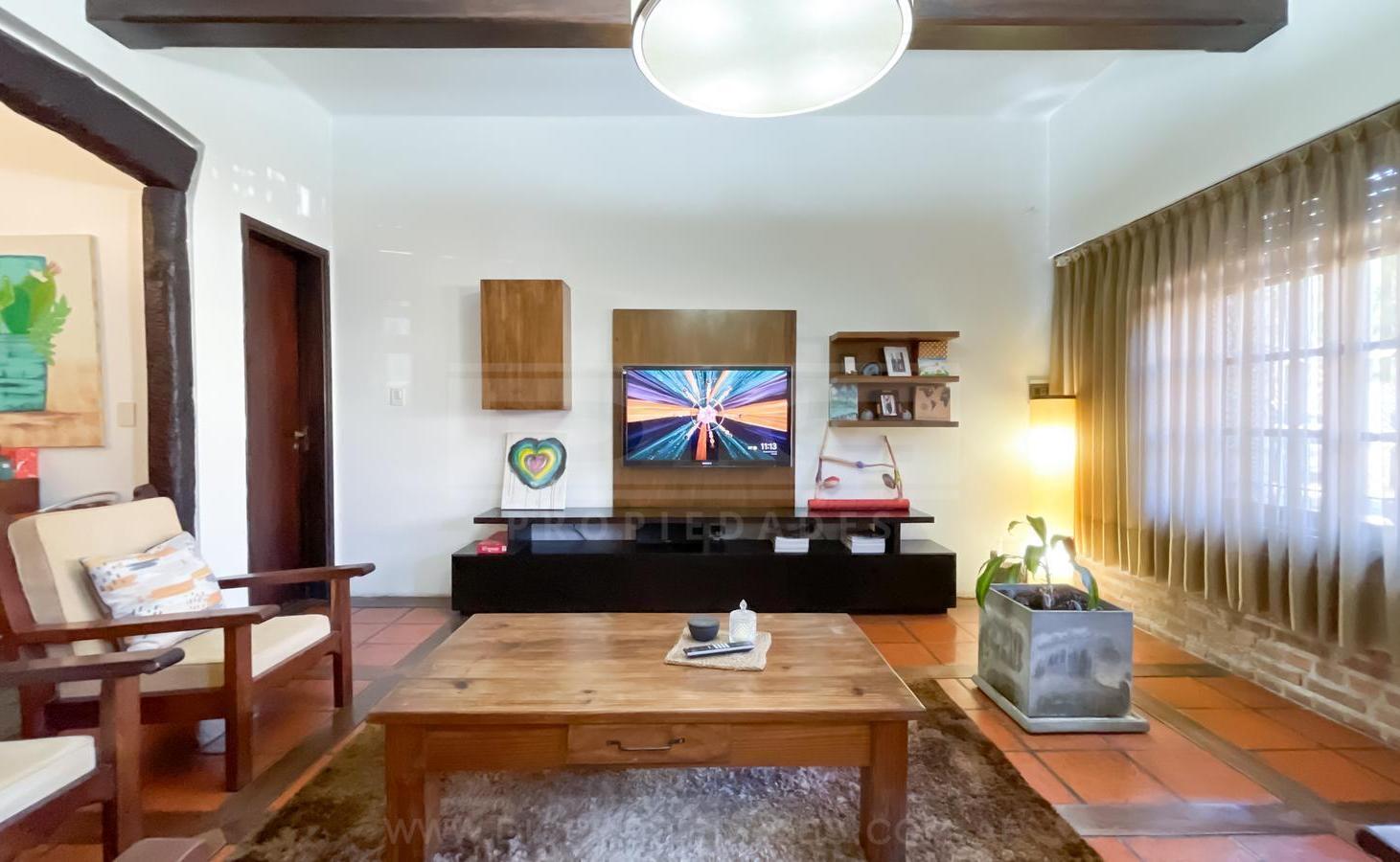 Foto de Casa 4 dormitorios Venta - Olivos-Golf, imagen 2