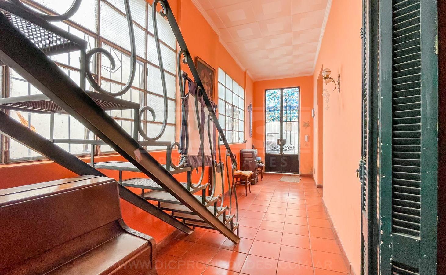 Foto de Chalet 3 dormitorios Venta - Olivos-Maipu/Uzal, imagen 2