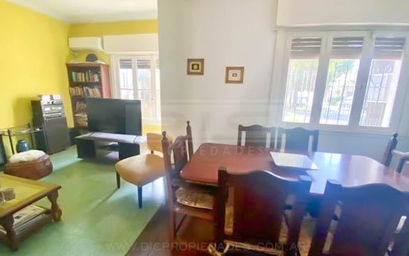 Foto de Chalet 3 dormitorios Venta - Olivos-Maipu/Uzal, imagen 2