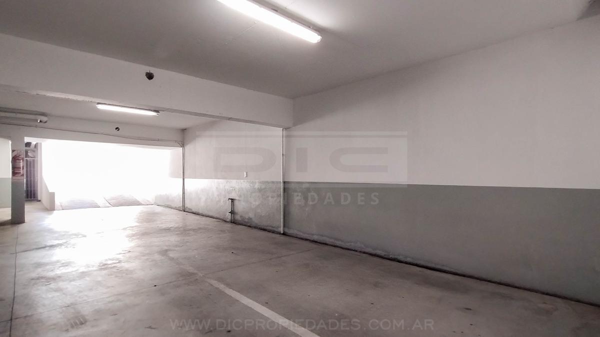 Foto de Cochera Venta - Olivos, imagen 3