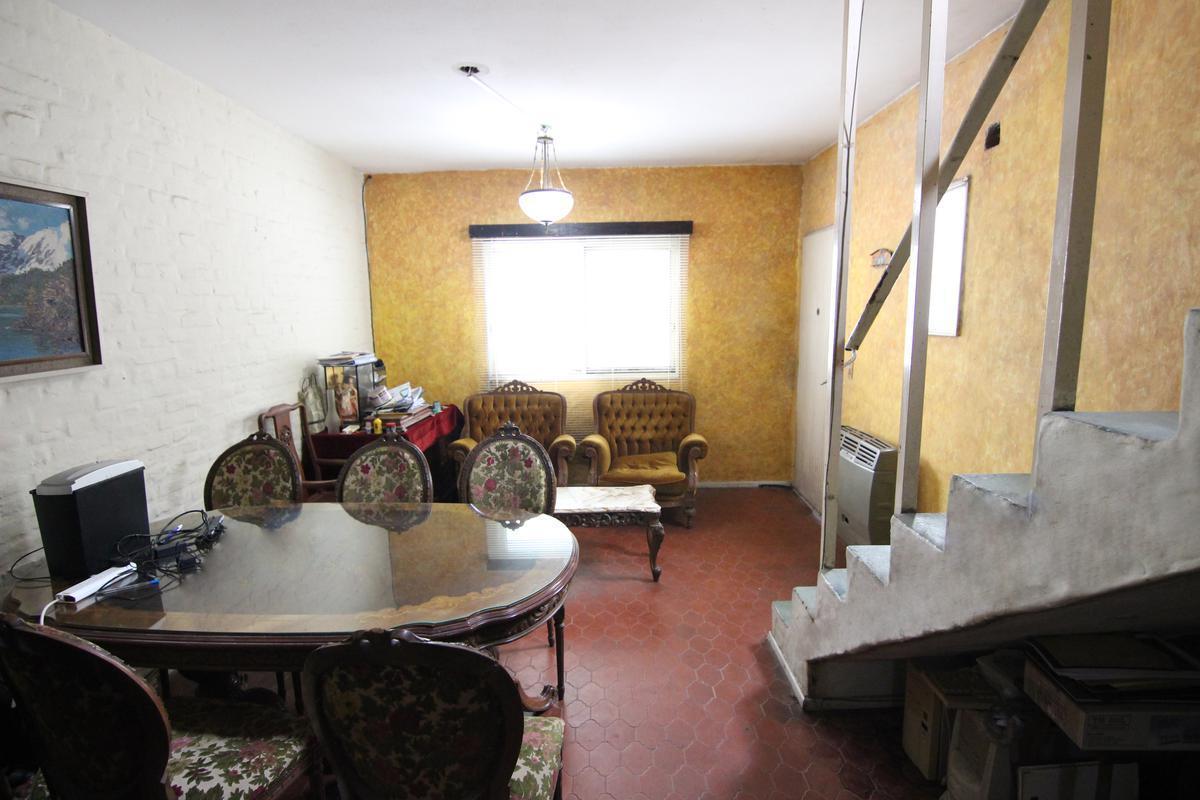 Foto de Dúplex 3 ambientes con patio y parrilla en Olivos., imagen 2