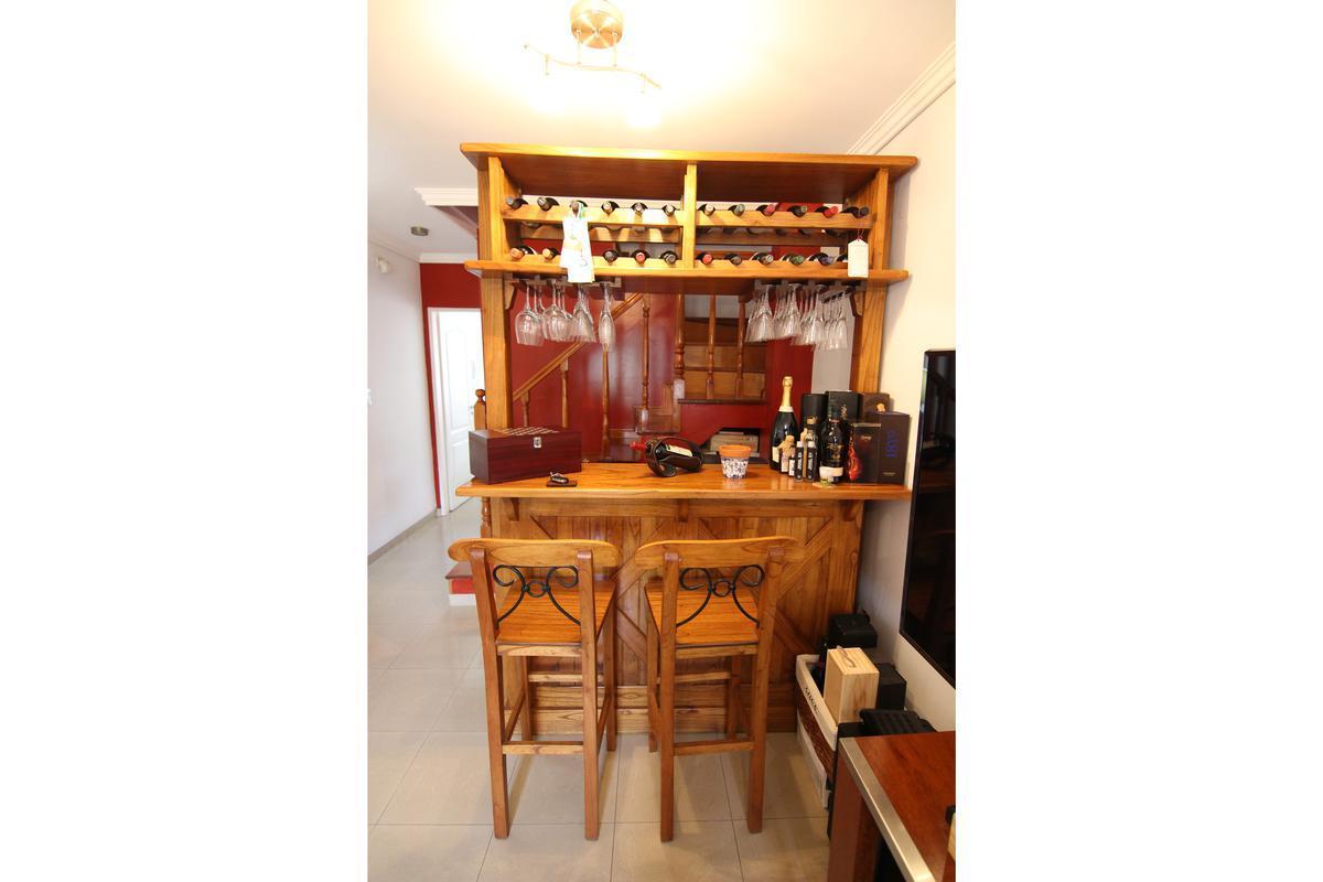 Foto de Inmejorable triplex 5 ambientes en excelente zona de Olivos., imagen 5