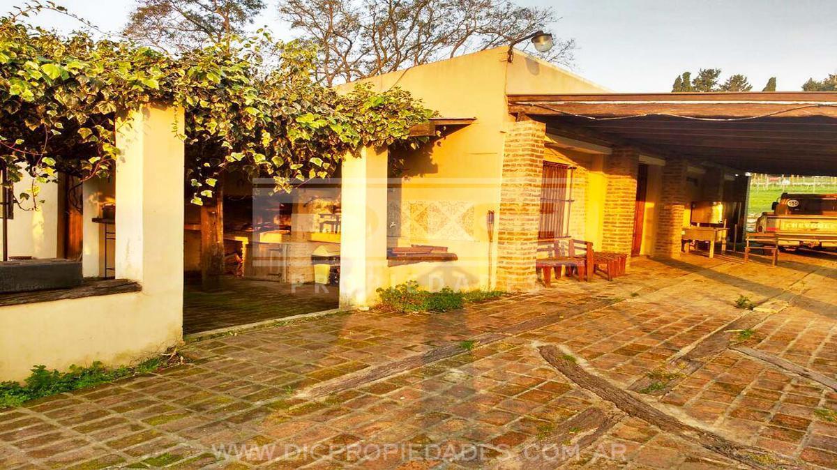 Foto de Casa 6 ambientes en campo de 3 hectareas piscina quincho en Victoria, imagen 1