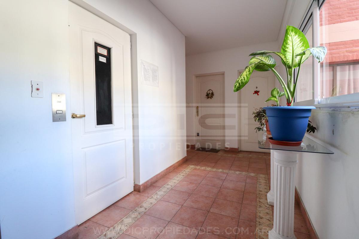 Foto de Departamento 2 ambientes venta ubicado en Olivos, imagen 2