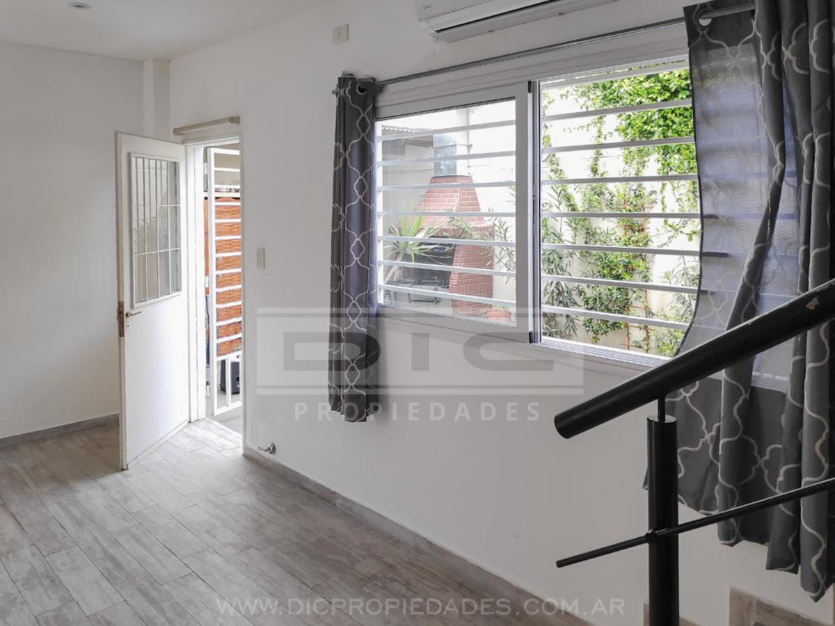 Foto de Duplex 3 ambientes venta con jardin y cochera en Olivos, imagen 5