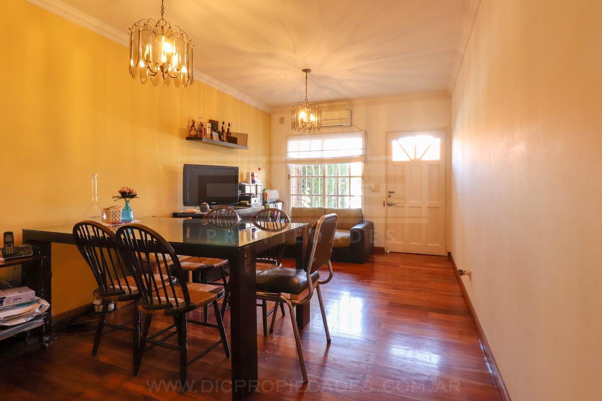 Foto de Duplex 4 ambientes venta con play patio y entrada de auto en Olivos, imagen 1