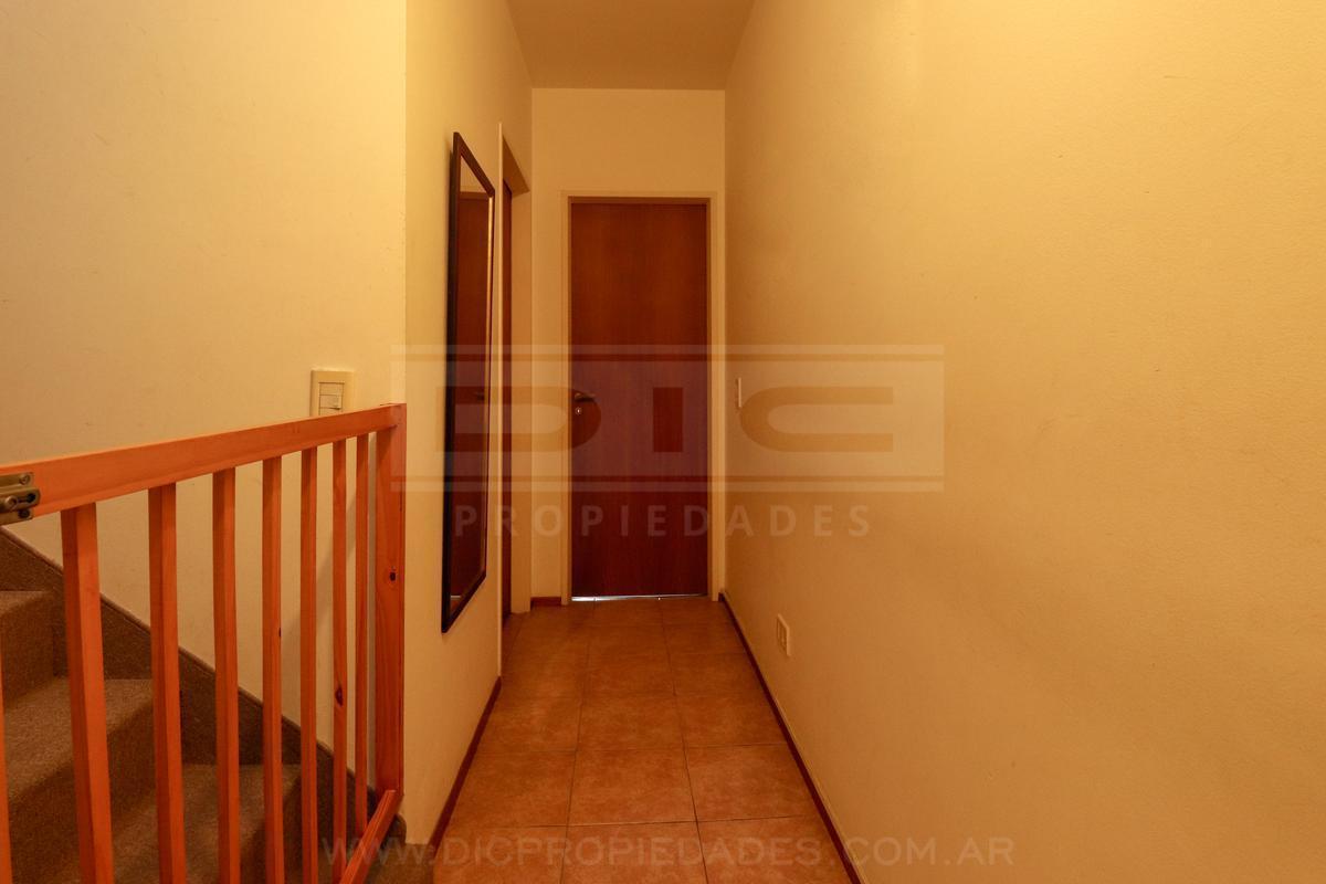 Foto de Duplex 4 ambientes venta con play patio y entrada de auto en Olivos, imagen 3