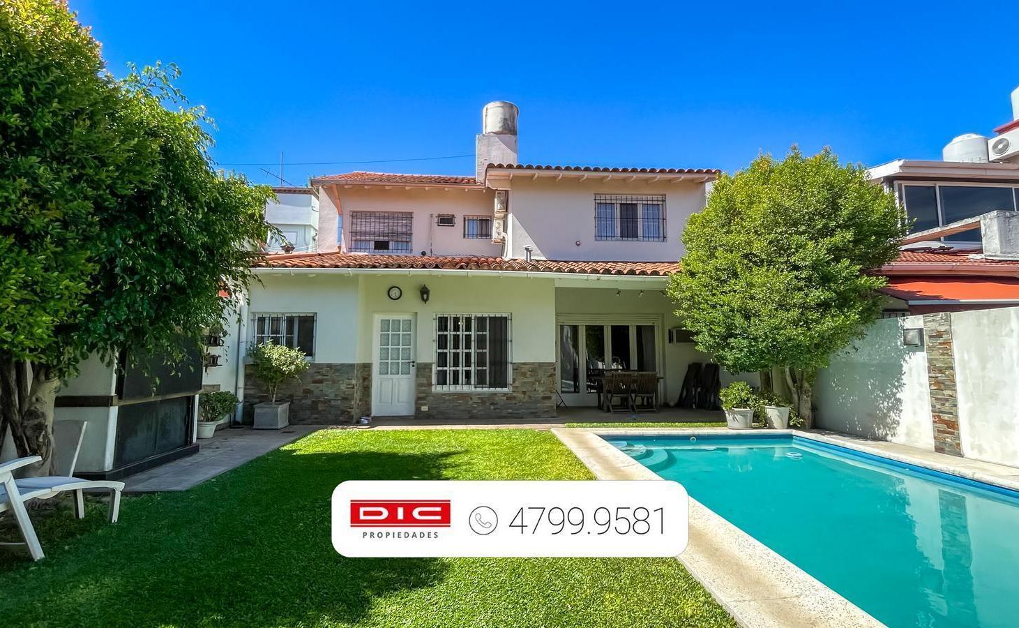 Foto de Chalet 4 dormitorios Venta - Olivos-Golf, imagen 1