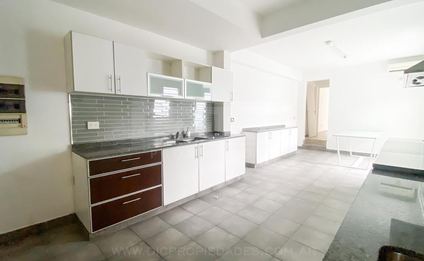 Foto de Casa 5 ambientes Venta - Olivos, imagen 4