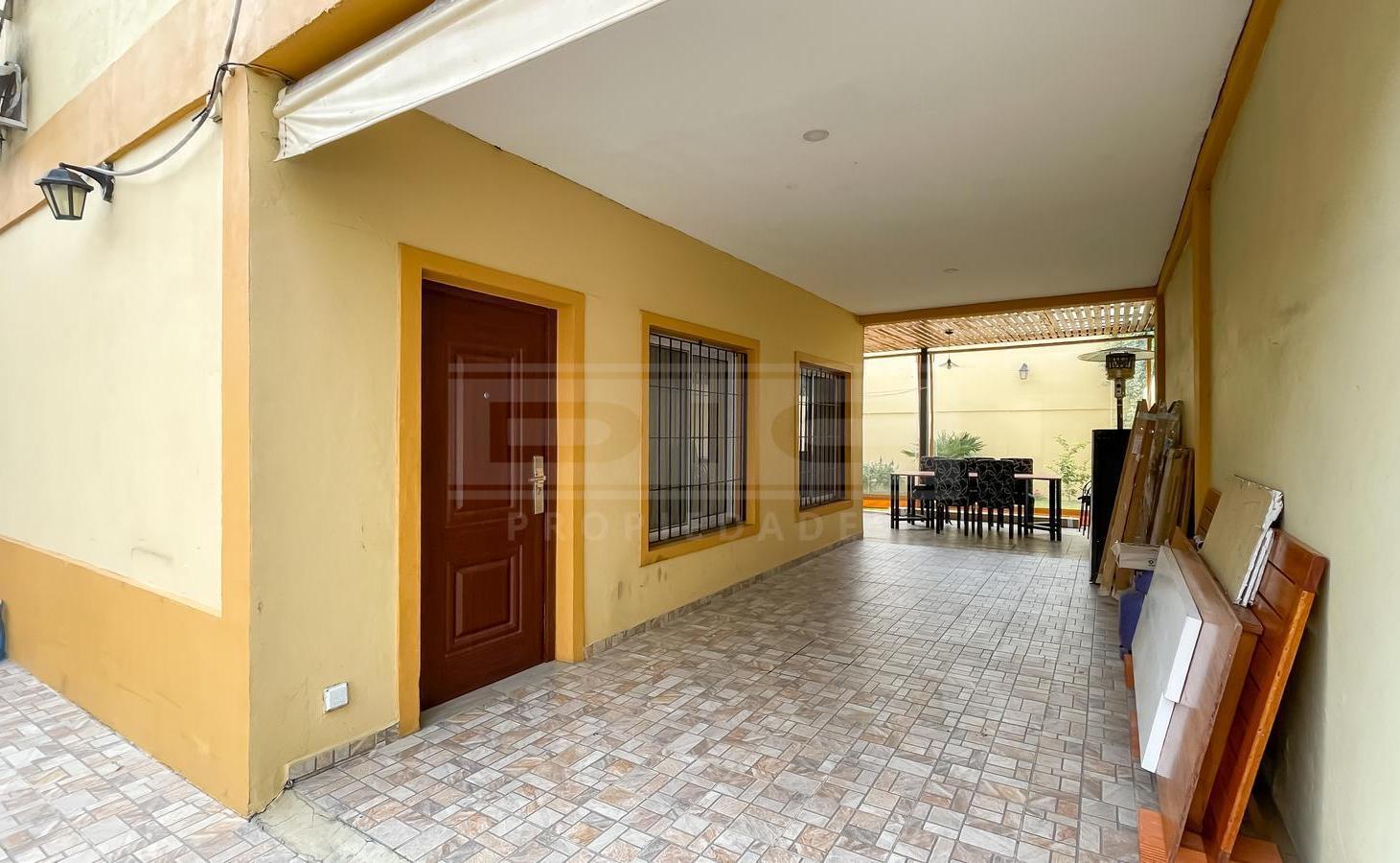 Foto de Chalet 2 dormitorios Venta - Villa Adelina, imagen 2