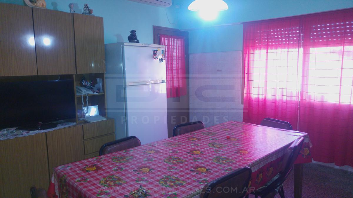 Foto de PH en buen estado 4 amb patio terraza y garage- Billinghurst, imagen 5