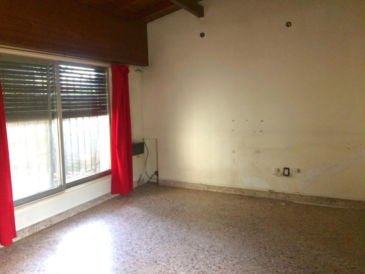 Foto de Casa 3 ambientes en 2 plantas sobre lote de 10 x 31- Villa Adelina, imagen 1