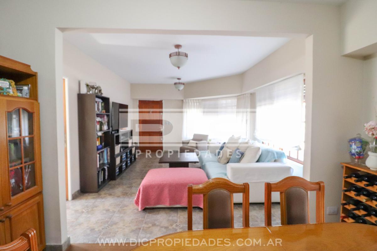 Foto de Chalet 5 ambientes Venta - Villa Adelina, imagen 4
