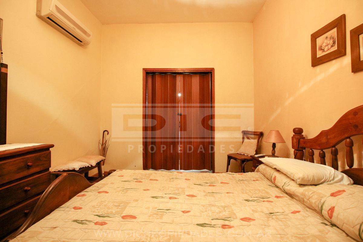 Foto de PH 6 ambientes Venta - Villa Adelina, imagen 2
