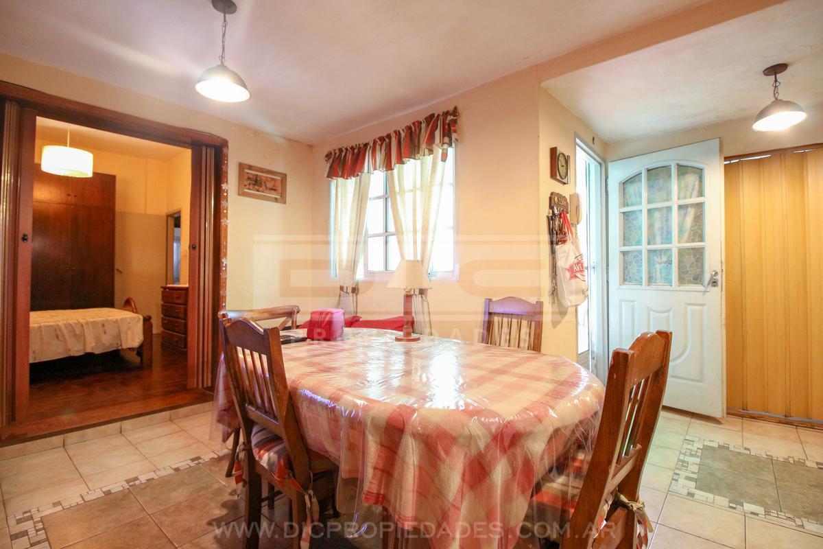 Foto de PH 6 ambientes Venta - Villa Adelina, imagen 1