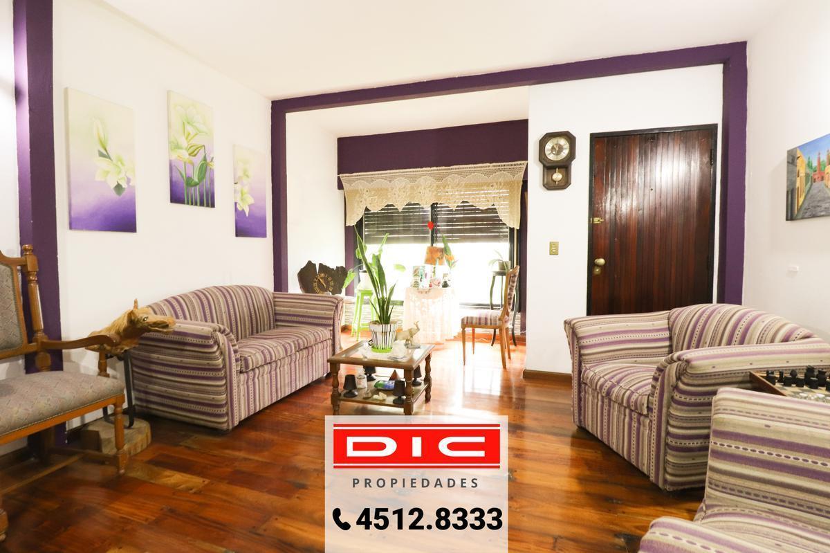 Foto de PH 7 ambientes Venta - Villa Adelina, imagen 1