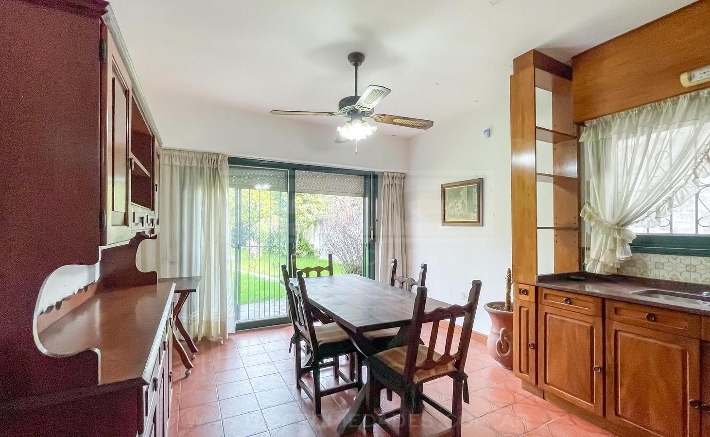 Foto de Chalet 3 dormitorios Venta - Carapachay, imagen 2
