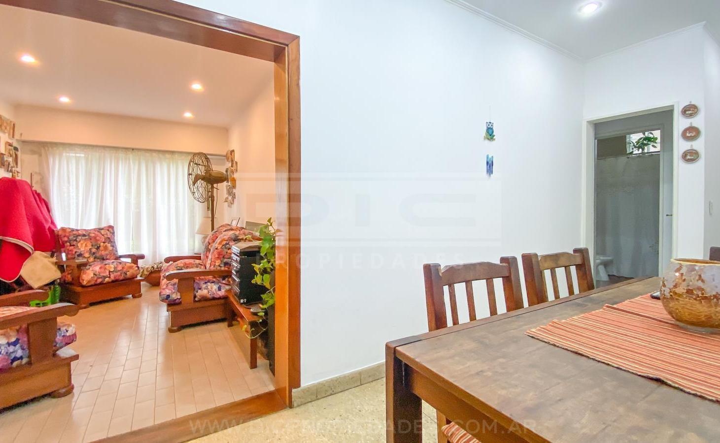 Foto de Casa 8 dormitorios Venta - Villa Adelina, imagen 2