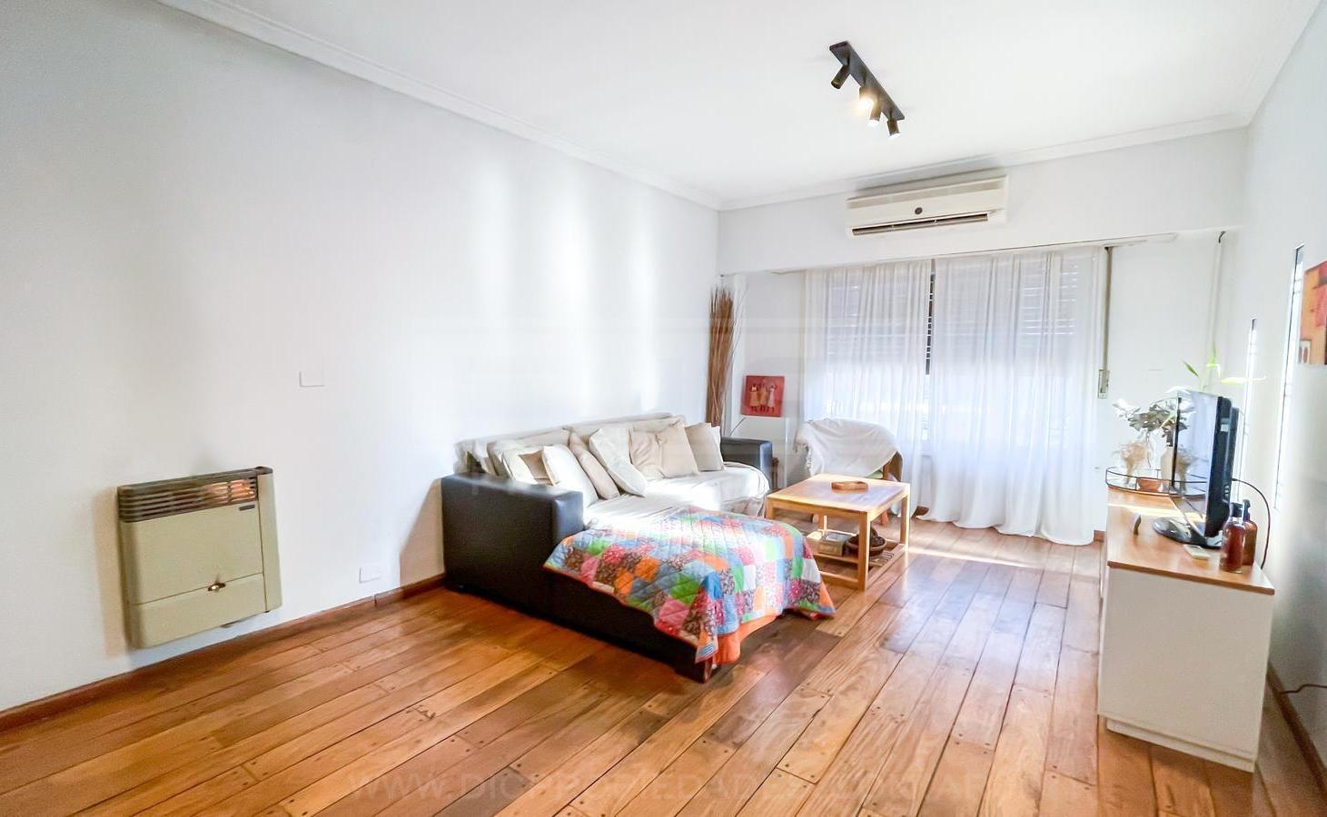 Foto de Casa 4 dormitorios Venta - Jose León Suarez, imagen 2