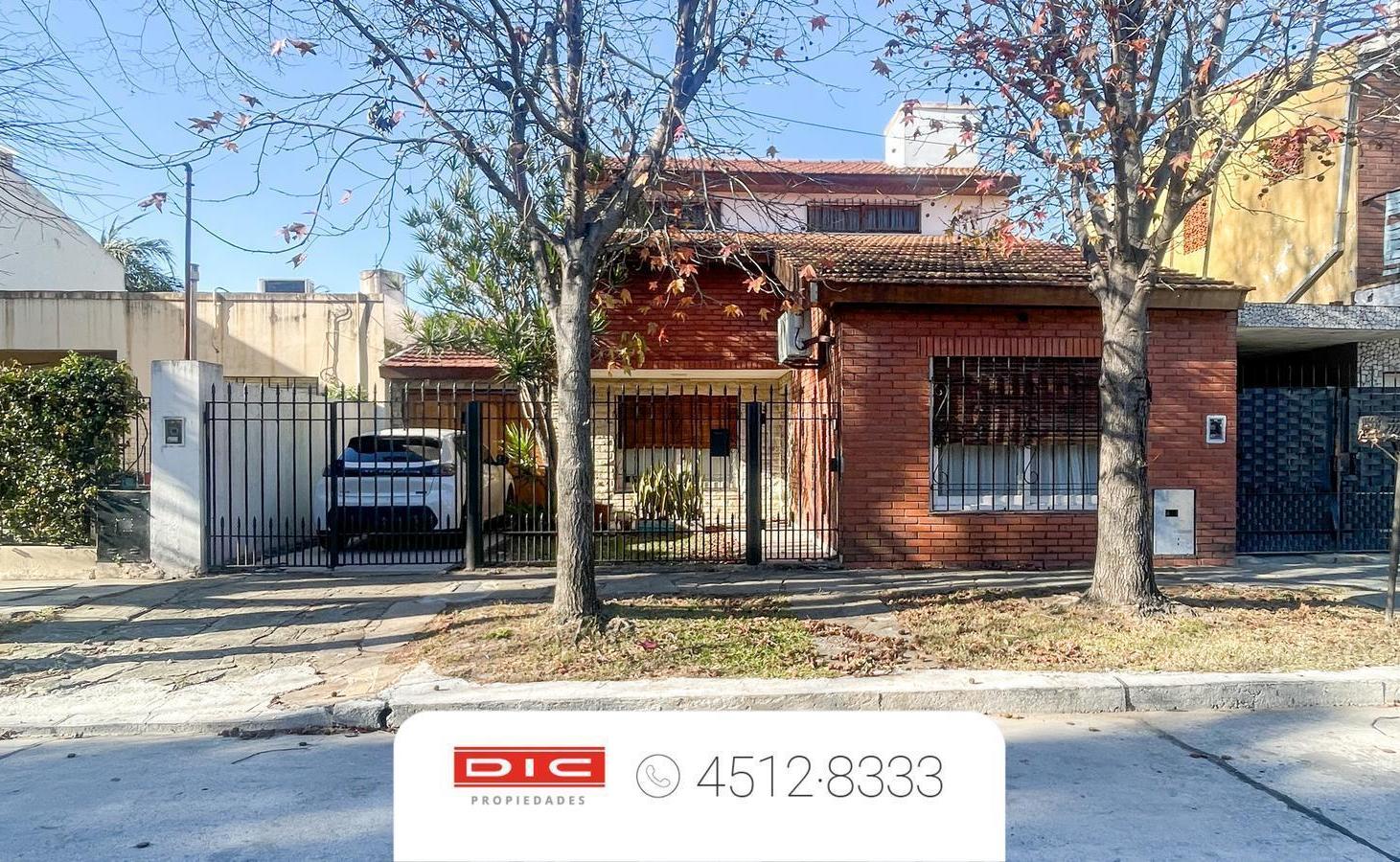 Foto de Casa 4 dormitorios Venta - Jose León Suarez, imagen 1