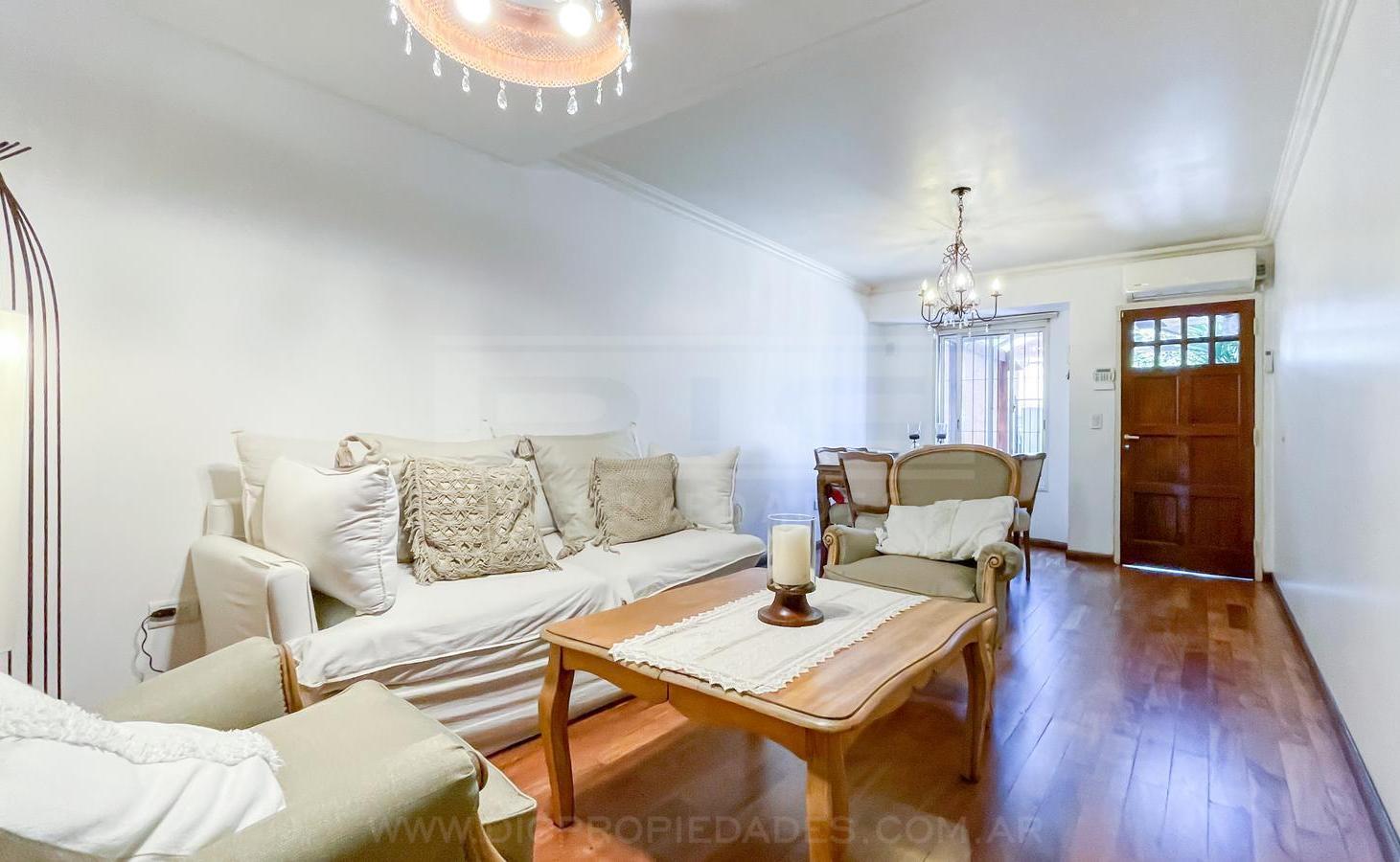 Foto de Casa 4 dormitorios Venta - Munro, imagen 2