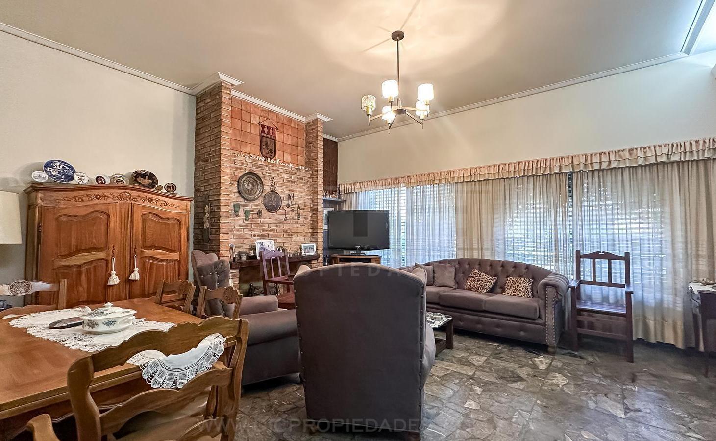 Foto de Casa 4 dormitorios Venta - Munro, imagen 3