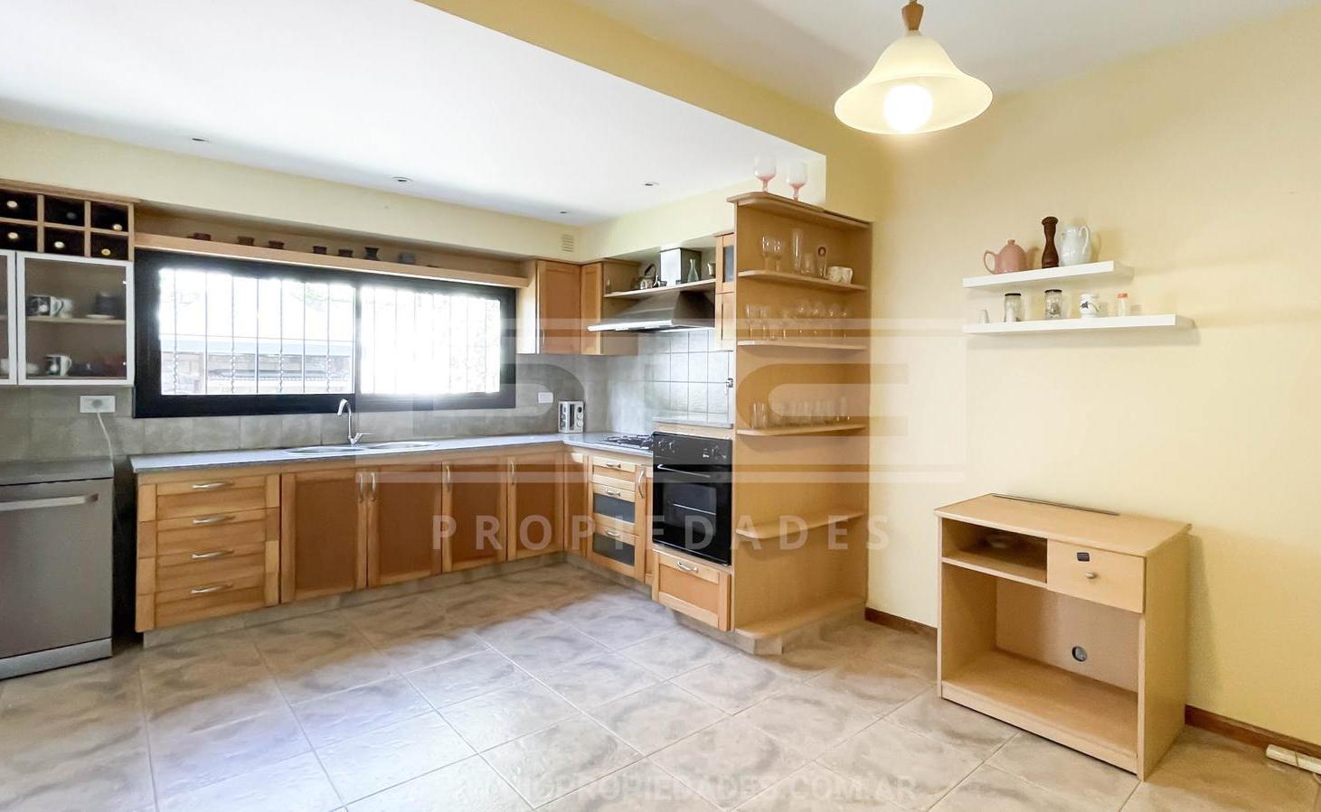 Foto de Casa 4 dormitorios Venta - Martinez, imagen 2