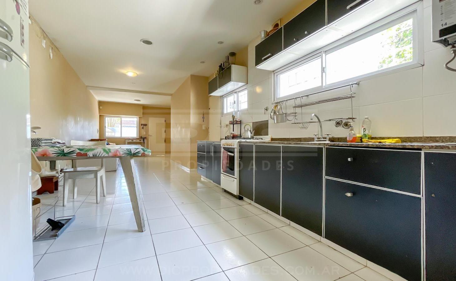 Foto de Casa 4 ambientes Venta - Martinez, imagen 2